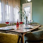 Lägenhet Kassandra 3 Bedroom By Midas
