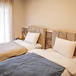 Lägenhet Kassandra 3 Bedroom By Midas *
