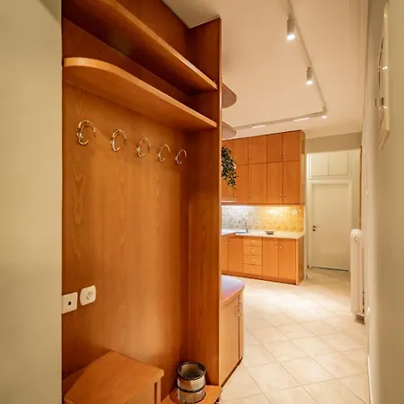 Kassandra 3br Apartmet Near White Tower By Midas