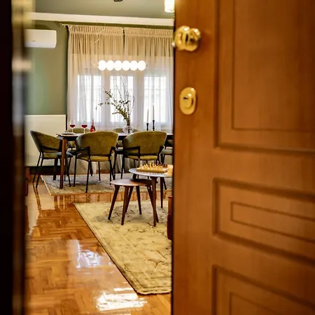 Kassandra 3br Apartmet Near White Tower By Midas